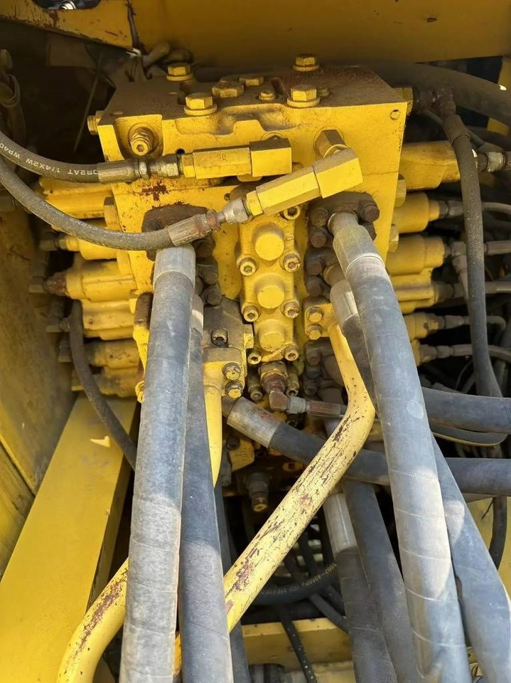 Komatsu PC240-8 - Crawler excavator: picture 5 Komatsu PC240-8 - Crawler excavator: picture 5