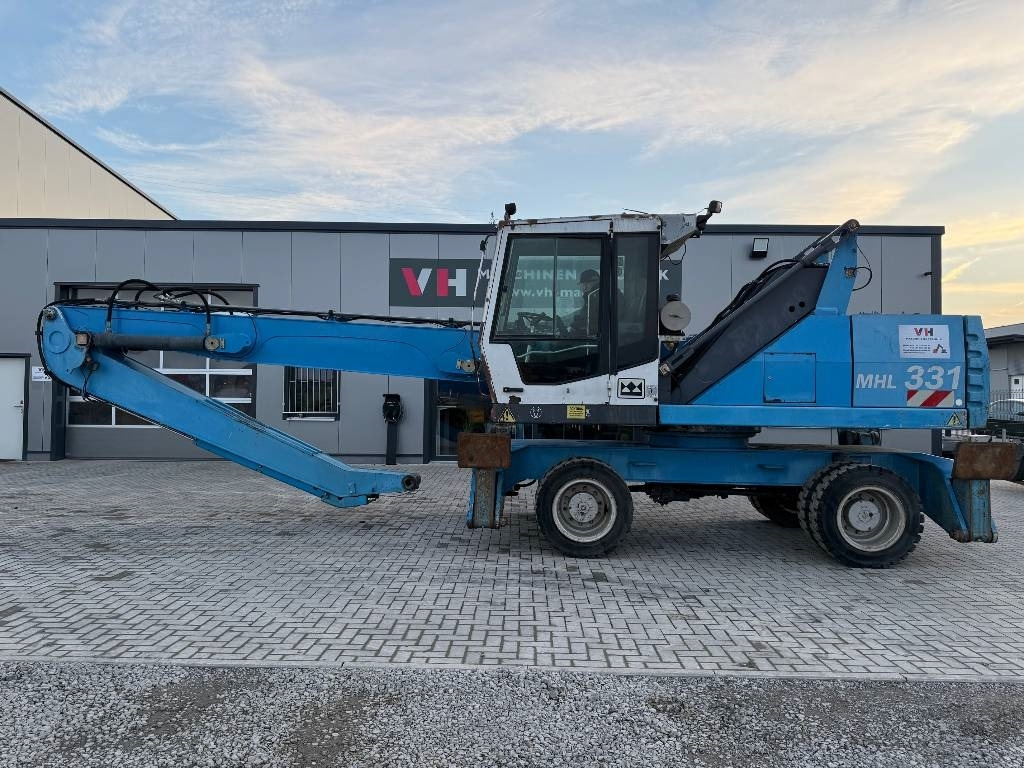Fuchs MHL 331 - Waste/ Industry handler: picture 2 Fuchs MHL 331 - Waste/ Industry handler: picture 2