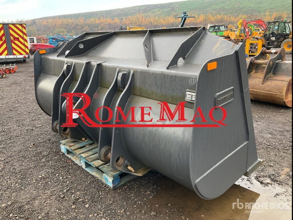 Cuchara cargadora Develon DL 320-7 - Loader bucket: picture 2 Cuchara cargadora Develon DL 320-7 - Loader bucket: picture 2