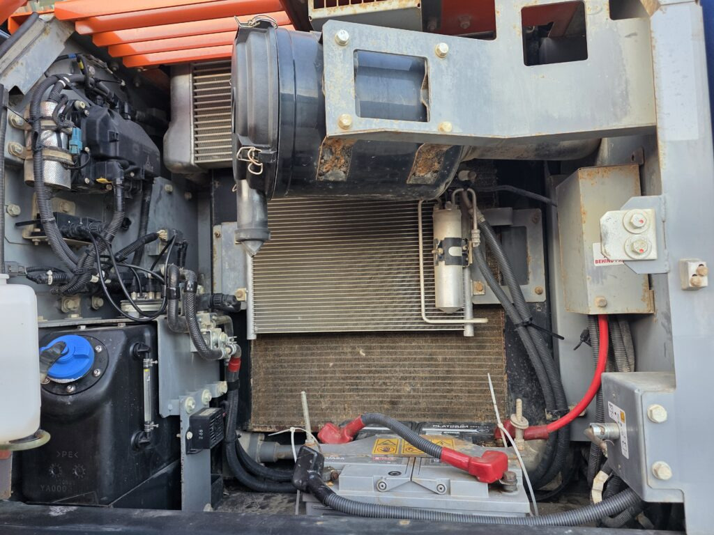 HITACHI ZX140W-6 - Wheel excavator: picture 5 HITACHI ZX140W-6 - Wheel excavator: picture 5