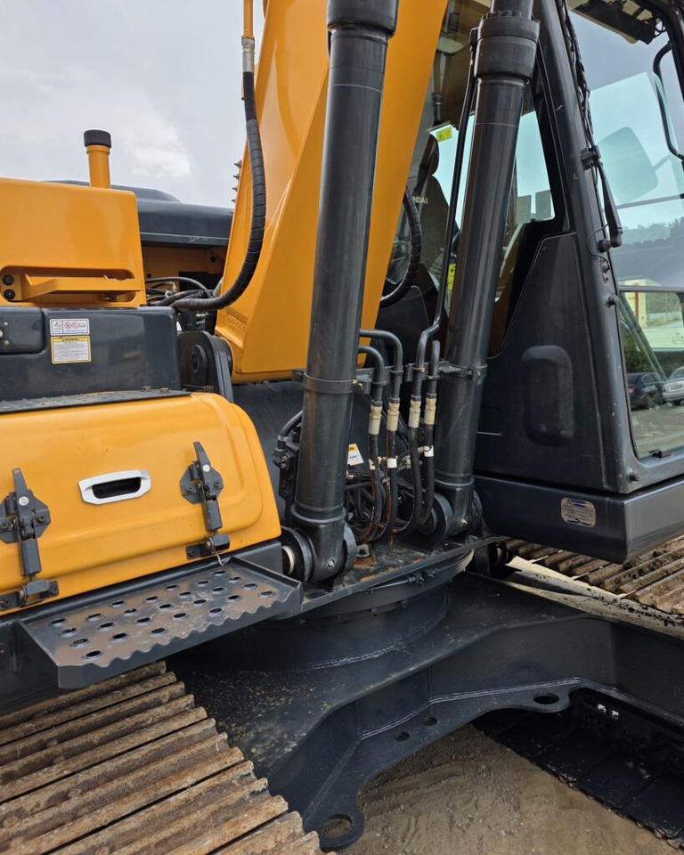 HYUNDAI HX140L C - Crawler excavator: picture 4 HYUNDAI HX140L C - Crawler excavator: picture 4