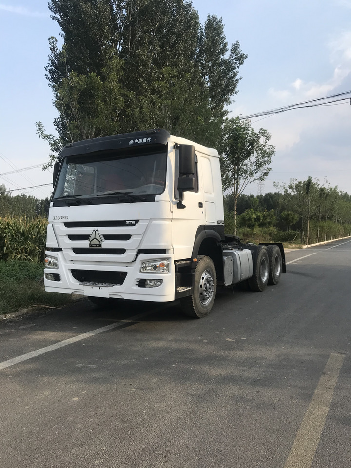 HOWO TRACTOR 6X4 SINOTRUCK 371HP - Tractor unit: picture 1 HOWO TRACTOR 6X4 SINOTRUCK 371HP - Tractor unit: picture 1