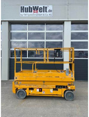 Haulotte Compact 8 - Scherenarbeitsbühne 8,2m, BJ 2014 - Scissor lift: picture 5 Haulotte Compact 8 - Scherenarbeitsbühne 8,2m, BJ 2014 - Scissor lift: picture 5