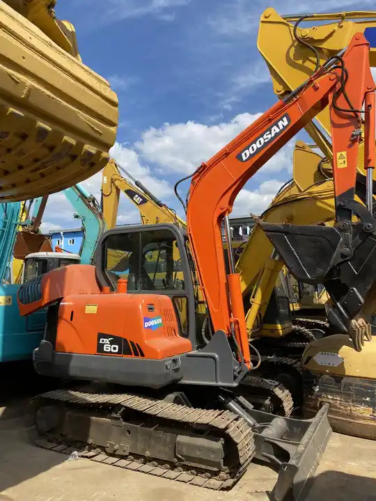 6tons doosan excavator used dx60 dh60 dx55 dh55 mini excavator free shipping - Crawler excavator: picture 5 6tons doosan excavator used dx60 dh60 dx55 dh55 mini excavator free shipping - Crawler excavator: picture 5