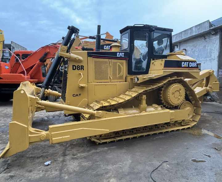 Cheap Caterpillar Bulldozer Cat D8R Second Hand Bulldozer With Rippers On Sale In Shanghai - Bulldozer: picture 2 Cheap Caterpillar Bulldozer Cat D8R Second Hand Bulldozer With Rippers On Sale In Shanghai - Bulldozer: picture 2