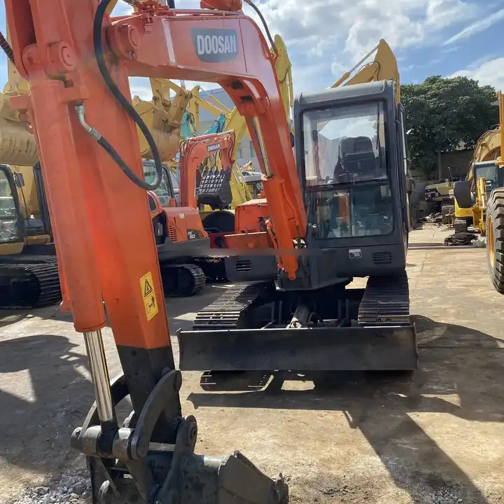 Doosan DH55-V Used Excavator Crawler Excavator Second Hand Japan Engine DH55-V Doosan Excavator in stock for sale - Mini excavator: picture 1 Doosan DH55-V Used Excavator Crawler Excavator Second Hand Japan Engine DH55-V Doosan Excavator in stock for sale - Mini excavator: picture 1