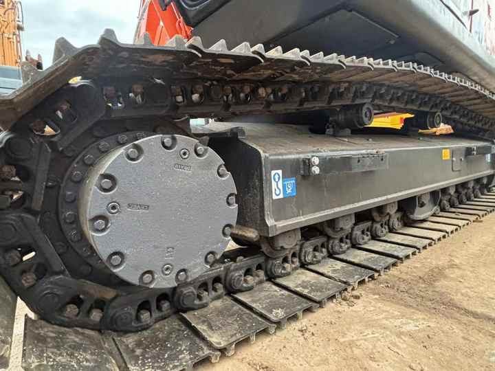 Excavator used Hitachi ZX200 ZX120, excavator original japan Hitachi, excavator original Japan used excavator Hitachi - Crawler excavator: picture 2 Excavator used Hitachi ZX200 ZX120, excavator original japan Hitachi, excavator original Japan used excavator Hitachi - Crawler excavator: picture 2