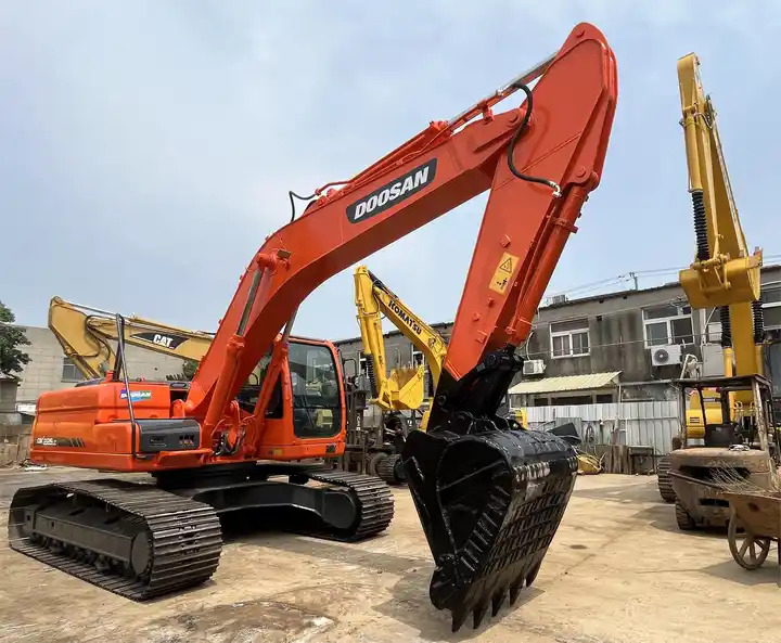 High Quality Korea Made 2019 Year Doosan Brand Dx225 Dx225lc Dx225lca Crawler Excavator - Crawler excavator: picture 4 High Quality Korea Made 2019 Year Doosan Brand Dx225 Dx225lc Dx225lca Crawler Excavator - Crawler excavator: picture 4