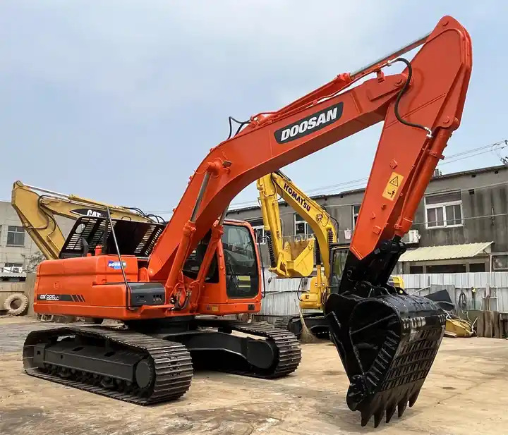 High Quality Korea Made 2019 Year Doosan Brand Dx225 Dx225lc Dx225lca Crawler Excavator - Crawler excavator: picture 1 High Quality Korea Made 2019 Year Doosan Brand Dx225 Dx225lc Dx225lca Crawler Excavator - Crawler excavator: picture 1