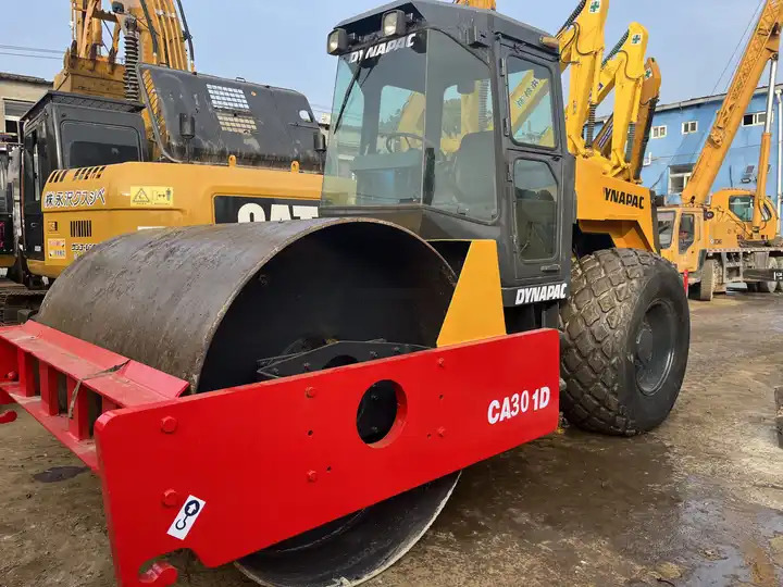 Hot-Selling Used Dynapac Ca30d Road Roller In Stock Good Condition And Quality Assurance Low Price And Low Working Hours On Sale - Road roller: picture 3 Hot-Selling Used Dynapac Ca30d Road Roller In Stock Good Condition And Quality Assurance Low Price And Low Working Hours On Sale - Road roller: picture 3