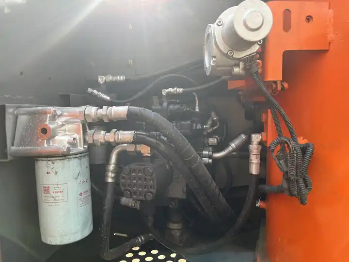 Japan Original 12 ton Used Excavator Hitachi ZX120 in good condition for Sale - Crawler excavator: picture 5 Japan Original 12 ton Used Excavator Hitachi ZX120 in good condition for Sale - Crawler excavator: picture 5