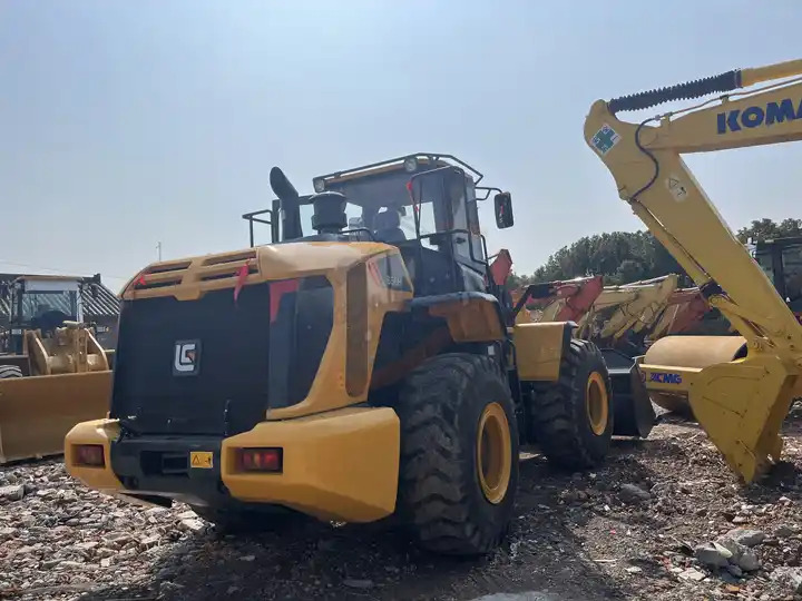 Original China LiuGong Wheel Loader new arrival  856H in Good Condition with free shipping - Wheel loader: picture 5 Original China LiuGong Wheel Loader new arrival  856H in Good Condition with free shipping - Wheel loader: picture 5