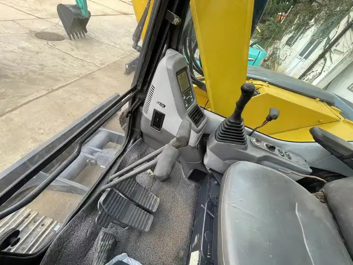 Second-Hand Komatsu PC110 Digger for Sale Used Komatsu PC78 PC240 PC160 PC - Excavator: picture 2 Second-Hand Komatsu PC110 Digger for Sale Used Komatsu PC78 PC240 PC160 PC - Excavator: picture 2