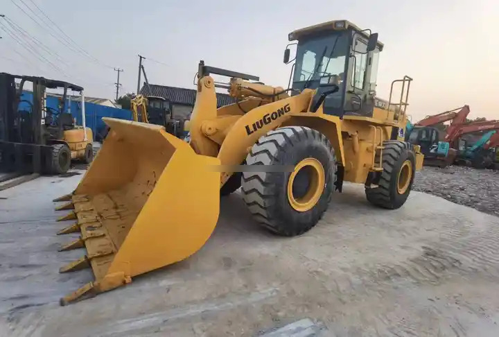 Second hand LiuGong wheel loader LG856 China made Liugong LG856 , hot sale new construction machinery 5 Ton Wheel L - Wheel loader: picture 3 Second hand LiuGong wheel loader LG856 China made Liugong LG856 , hot sale new construction machinery 5 Ton Wheel L - Wheel loader: picture 3