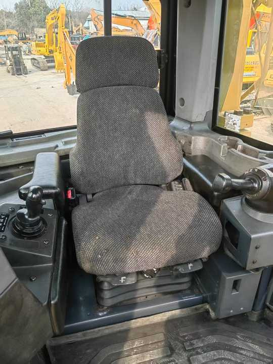 USED D8T CAT Bulldozer Price D8R Used Caterpillar Bulldozer crawler bulldozer made in brazil - Bulldozer: picture 5 USED D8T CAT Bulldozer Price D8R Used Caterpillar Bulldozer crawler bulldozer made in brazil - Bulldozer: picture 5