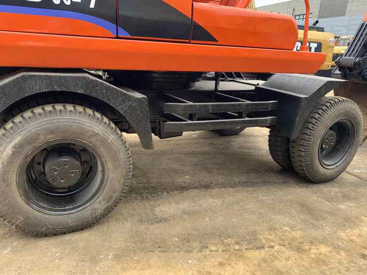 Used excavator doosan dh150  excavators machinery doosan dx60 dx80 dx75 dx225 Good Condition Low price - Crawler excavator: picture 3 Used excavator doosan dh150  excavators machinery doosan dx60 dx80 dx75 dx225 Good Condition Low price - Crawler excavator: picture 3