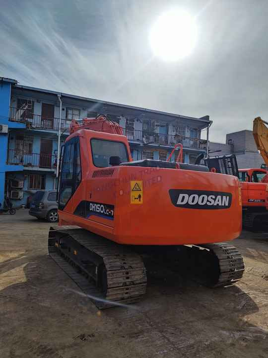 Used excavator doosan dh150  excavators machinery doosan dx60 dx80 dx75 dx225 Good Condition Low price wheel excavator - Crawler excavator: picture 2 Used excavator doosan dh150  excavators machinery doosan dx60 dx80 dx75 dx225 Good Condition Low price wheel excavator - Crawler excavator: picture 2