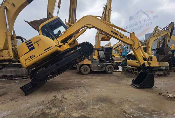 Used komatsu Pc60-7 Crawler Excavator 6 Ton Excavator In Shanghai China For Sale PC 60 60-7 PC60 PC78 excavator - Crawler excavator: picture 2 Used komatsu Pc60-7 Crawler Excavator 6 Ton Excavator In Shanghai China For Sale PC 60 60-7 PC60 PC78 excavator - Crawler excavator: picture 2