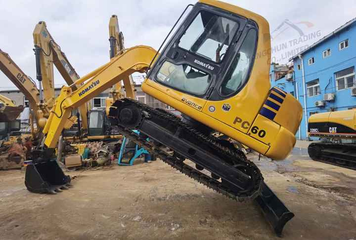 Used komatsu Pc60-7 Crawler Excavator 6 Ton Excavator In Shanghai China For Sale PC 60 60-7 PC60 PC78 excavator - Crawler excavator: picture 4 Used komatsu Pc60-7 Crawler Excavator 6 Ton Excavator In Shanghai China For Sale PC 60 60-7 PC60 PC78 excavator - Crawler excavator: picture 4