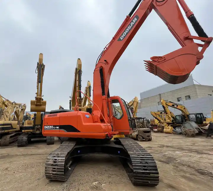 Used original Korea Doosan 20 ton excavator with cheap price and  good condition DOOSAN Dx220LC-9e - Crawler excavator: picture 5 Used original Korea Doosan 20 ton excavator with cheap price and  good condition DOOSAN Dx220LC-9e - Crawler excavator: picture 5