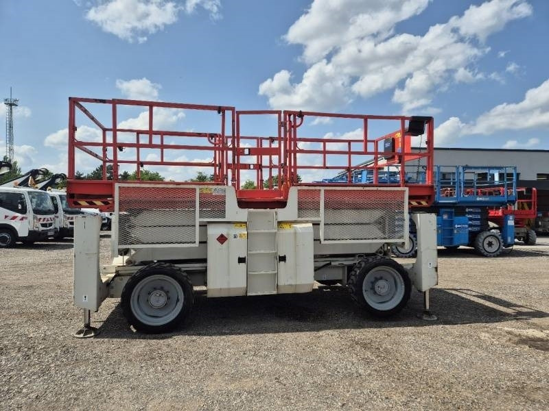 Genie GS3390 - 12,06 m - 4x4 - diesel - Scissor lift: picture 5 Genie GS3390 - 12,06 m - 4x4 - diesel - Scissor lift: picture 5