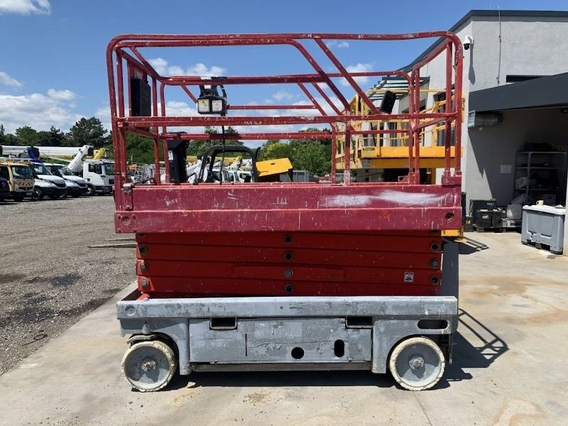Haulotte Compact 12 - 12m, electric - Scissor lift: picture 4 Haulotte Compact 12 - 12m, electric - Scissor lift: picture 4