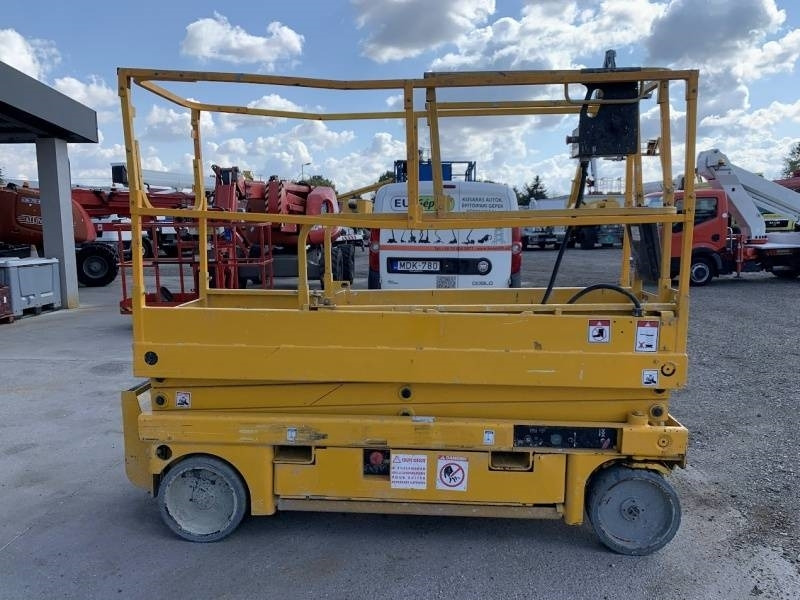 Haulotte Compact 8 - 8m, electric - Scissor lift: picture 4 Haulotte Compact 8 - 8m, electric - Scissor lift: picture 4