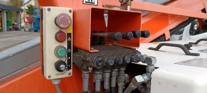 Leasing of Niftylift 120TAC - 12,2 m - 200 kg  Niftylift 120TAC - 12,2 m - 200 kg: picture 12