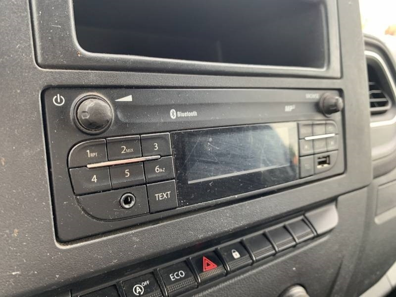 Truck mounted aerial platform Renault Master Versalift VTL135 EVO - 13,3 m - 120kg: picture 11 Truck mounted aerial platform Renault Master Versalift VTL135 EVO - 13,3 m - 120kg: picture 11