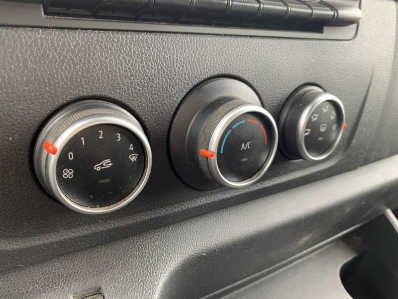 Truck mounted aerial platform Renault Master Versalift VTL135 EVO - 13,3 m - 120kg: picture 12 Truck mounted aerial platform Renault Master Versalift VTL135 EVO - 13,3 m - 120kg: picture 12