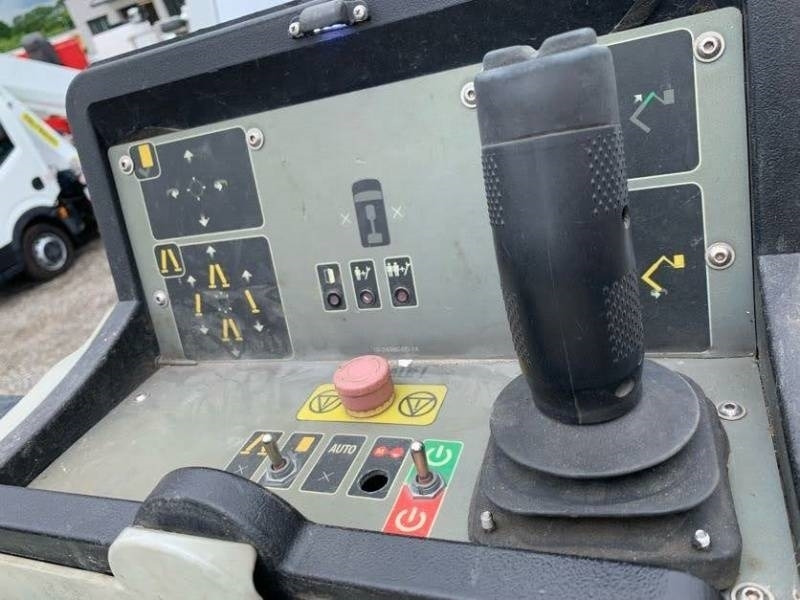 Truck mounted aerial platform Renault Master Versalift VTL135 EVO - 13,3 m - 120kg: picture 14 Truck mounted aerial platform Renault Master Versalift VTL135 EVO - 13,3 m - 120kg: picture 14