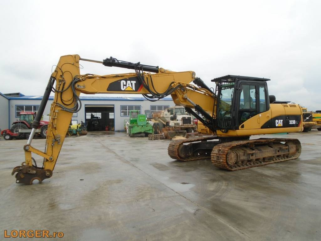 CAT 323 D - Crawler excavator: picture 1 CAT 323 D - Crawler excavator: picture 1