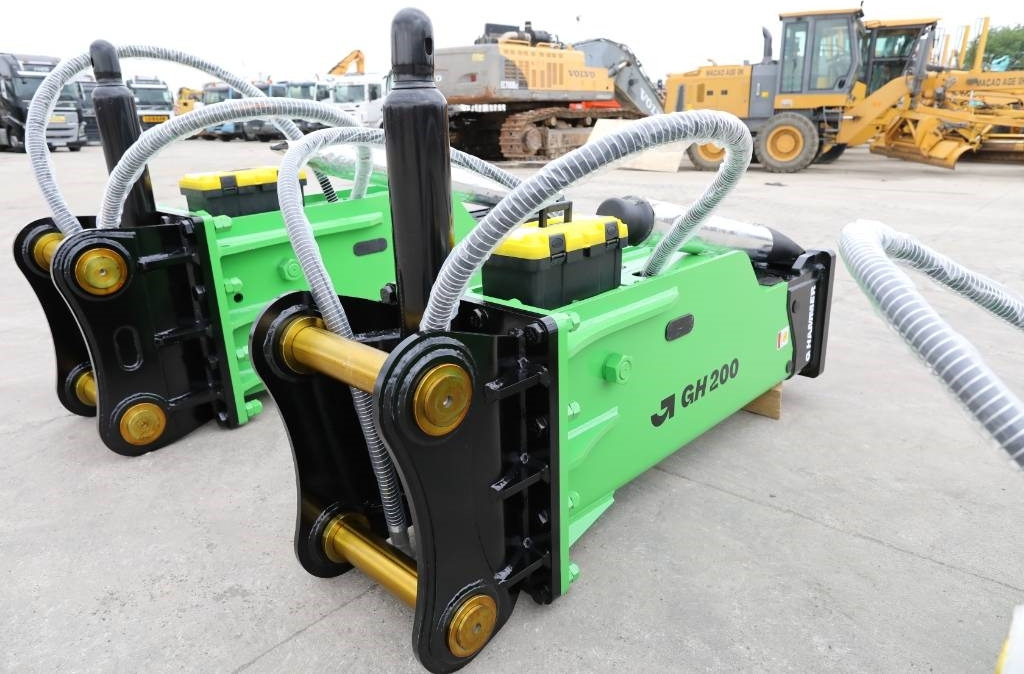 G HAMMER GH 200, POWER, NOT NOISE ! NEW 2025 MODEL - Hydraulic hammer for Construction machinery: picture 2 G HAMMER GH 200, POWER, NOT NOISE ! NEW 2025 MODEL - Hydraulic hammer for Construction machinery: picture 2