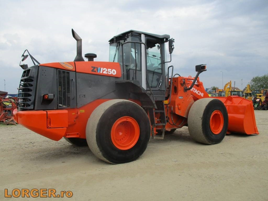 Hitachi ZW 250 - Wheel loader: picture 3 Hitachi ZW 250 - Wheel loader: picture 3