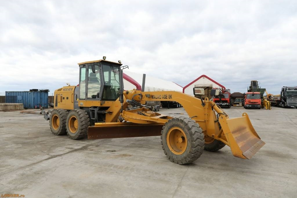 MACAO AGE 12K - Grader: picture 4 MACAO AGE 12K - Grader: picture 4