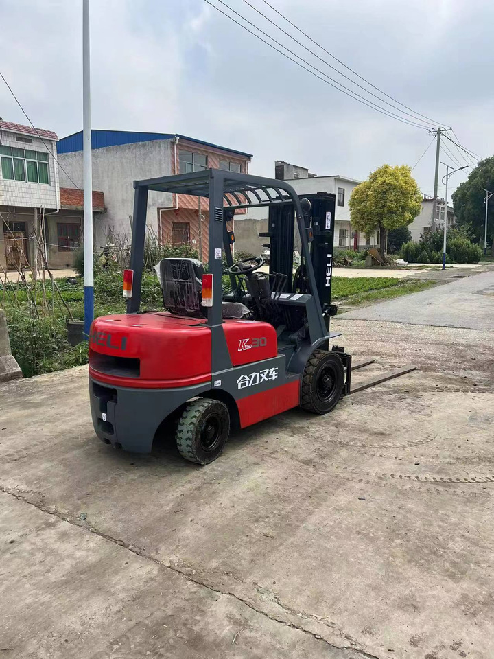 HELI 3TONS - Forklift: picture 3 HELI 3TONS - Forklift: picture 3