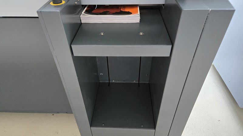 Horizon HT-30 C | 2012 | 4,7 Mio - Paper cutting machine: picture 2 Horizon HT-30 C | 2012 | 4,7 Mio - Paper cutting machine: picture 2