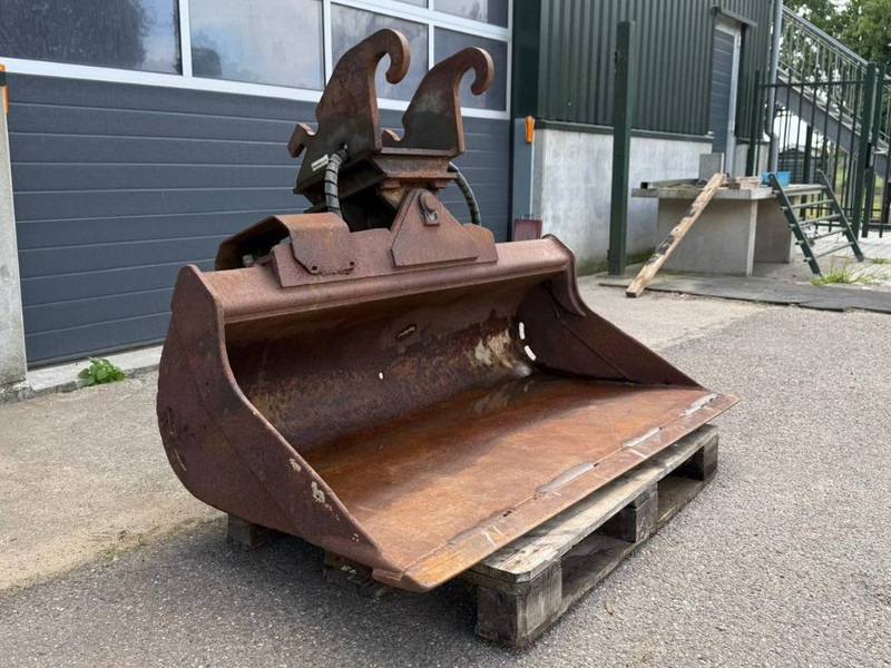 Cangini CW10 kantelbak - tiltbucket - schwenklöffel - Bucket for Construction machinery: picture 1 Cangini CW10 kantelbak - tiltbucket - schwenklöffel - Bucket for Construction machinery: picture 1