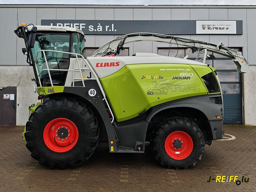 J.Reiff Sarl                        
                                                                Herr Stefan Neukirch                                                                - 77 Z.I in den - Forage harvester: picture 1 J.Reiff Sarl                        
                                                                Herr Stefan Neukirch                                                                - 77 Z.I in den - Forage harvester: picture 1