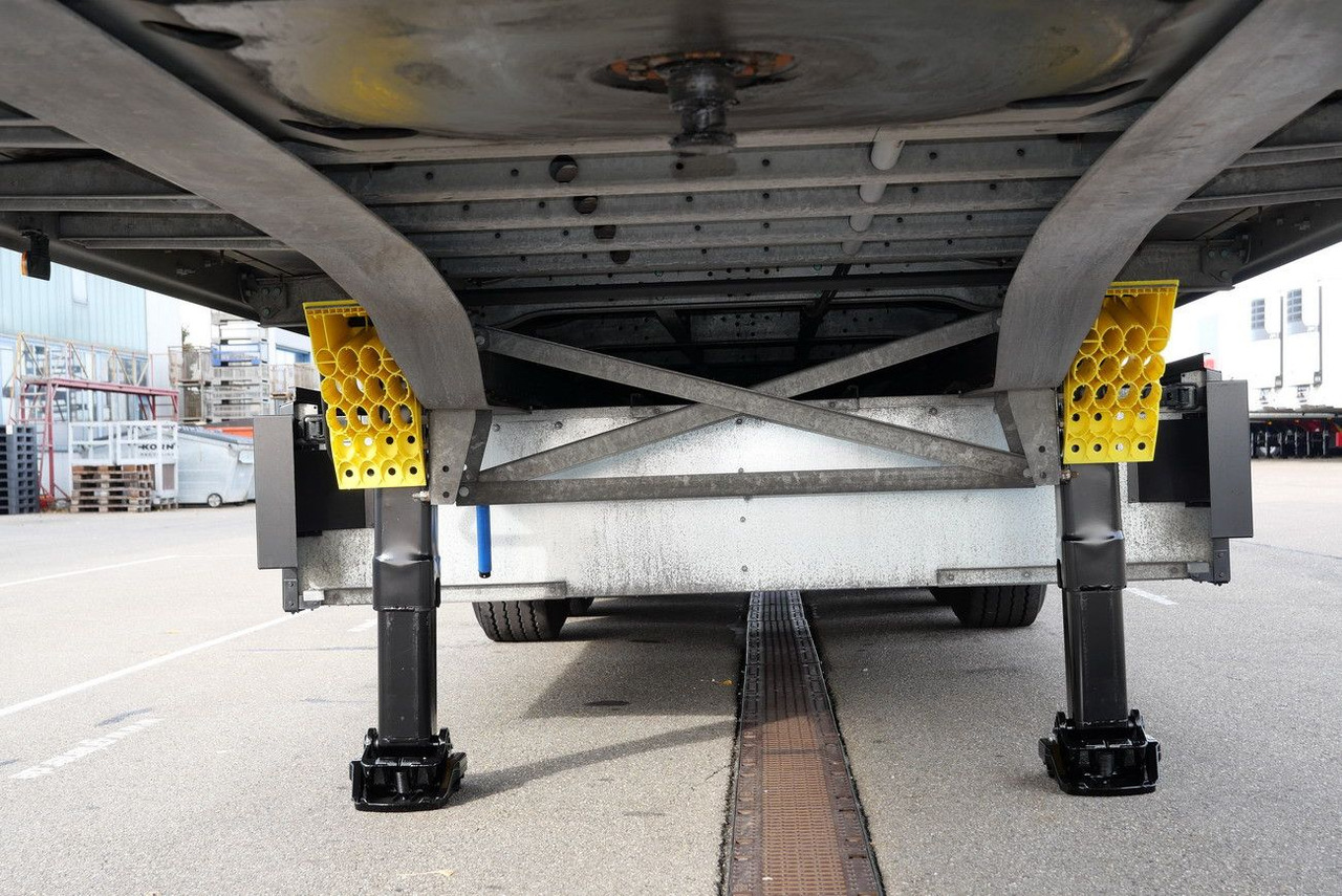 Closed box semi-trailer Schmitz Cargobull SKO 24/DOPPELSTOCK / 2,70/ 2 x LIFT nur 48000 km: picture 20 Closed box semi-trailer Schmitz Cargobull SKO 24/DOPPELSTOCK / 2,70/ 2 x LIFT nur 48000 km: picture 20