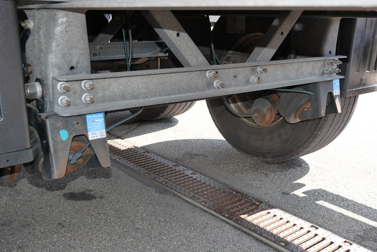 Closed box semi-trailer Schmitz Cargobull SKO 24 / ROLLTOR / LIFTACHSE /2 x ZURRLEISTE: picture 16
