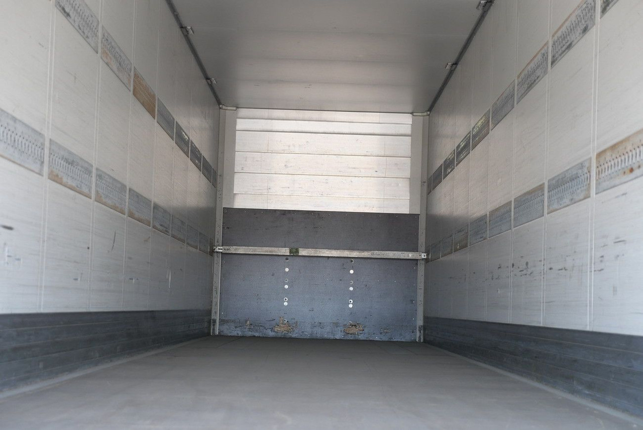 Closed box semi-trailer Schmitz Cargobull SKO 24 / ROLLTOR / LIFTACHSE /2 x ZURRLEISTE: picture 24
