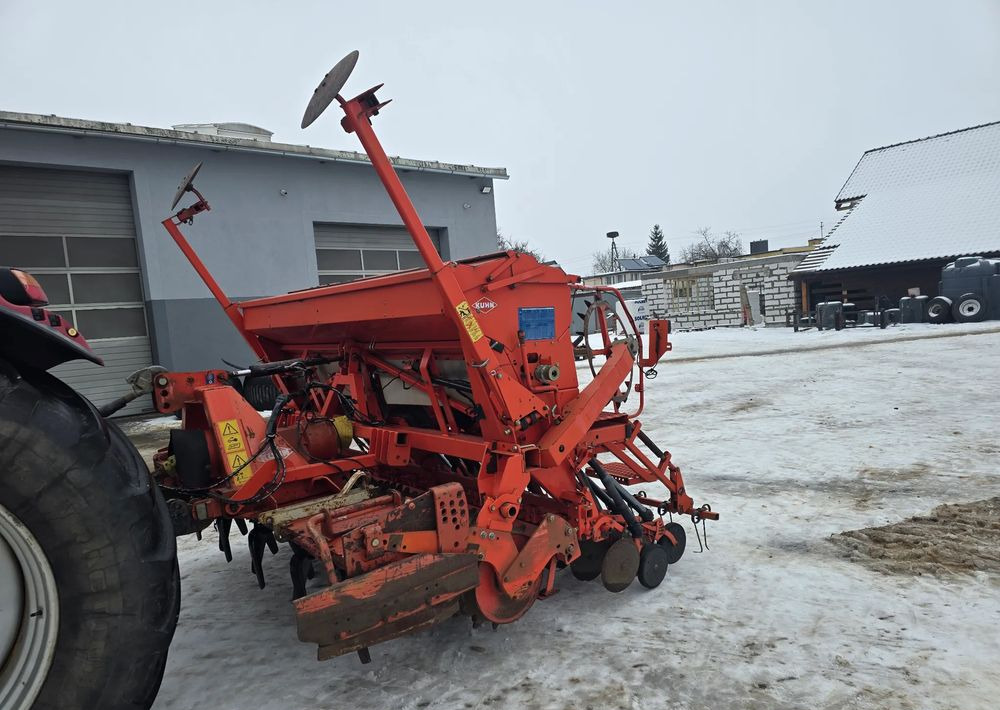 Kuhn Integra 3000 - Seed drill: picture 1 Kuhn Integra 3000 - Seed drill: picture 1