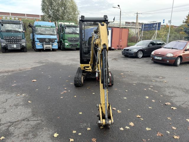 CAT 302.2D - Mini excavator: picture 1 CAT 302.2D - Mini excavator: picture 1
