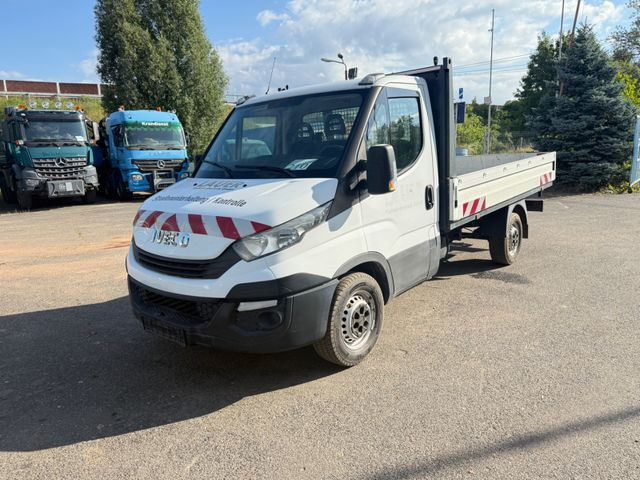 Iveco Daily 35 S 12 - Open body delivery van: picture 3 Iveco Daily 35 S 12 - Open body delivery van: picture 3