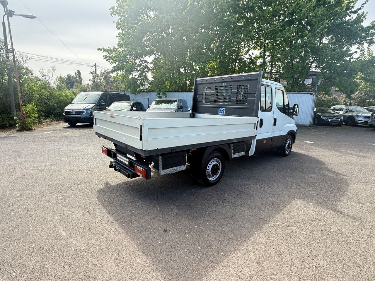 Iveco Daily Doppelkabine 35 S 130 7 Sitzer - Open body delivery van: picture 5 Iveco Daily Doppelkabine 35 S 130 7 Sitzer - Open body delivery van: picture 5