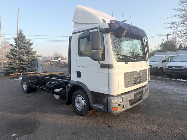 MAN TGL 8.150 4X2 BL - Cab chassis truck: picture 1 MAN TGL 8.150 4X2 BL - Cab chassis truck: picture 1