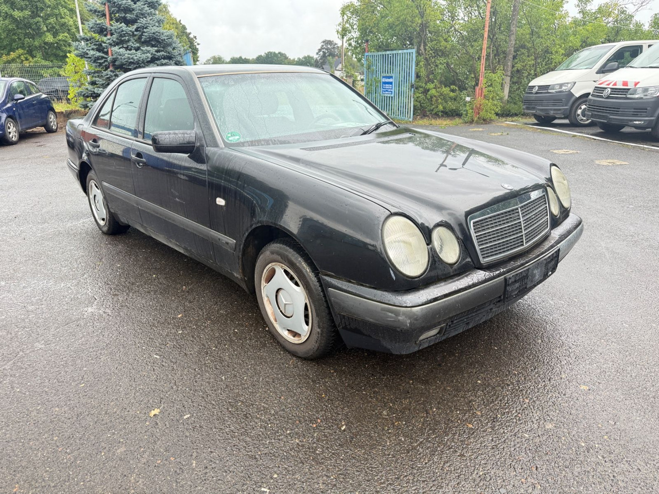 Mercedes-Benz E 200 - Sedan: picture 1 Mercedes-Benz E 200 - Sedan: picture 1