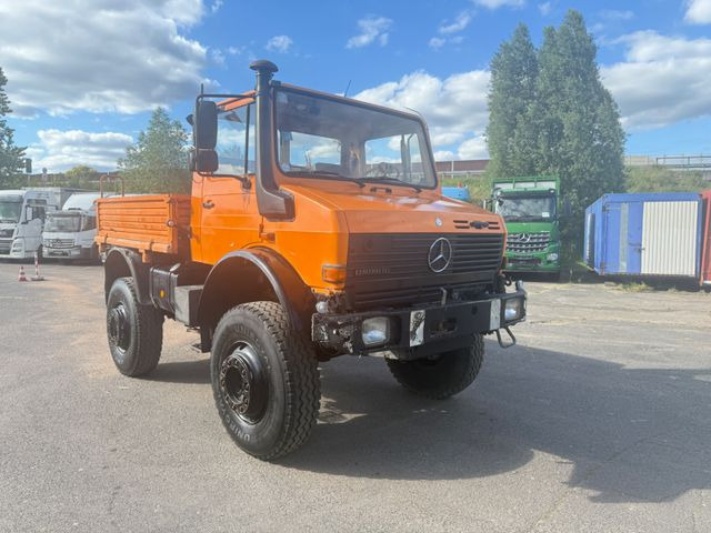 Unimog 2100 4x4 - Dropside/ Flatbed truck: picture 1 Unimog 2100 4x4 - Dropside/ Flatbed truck: picture 1