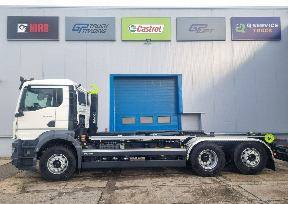 MAN TGS 26.360 - Garbage truck: picture 2 MAN TGS 26.360 - Garbage truck: picture 2